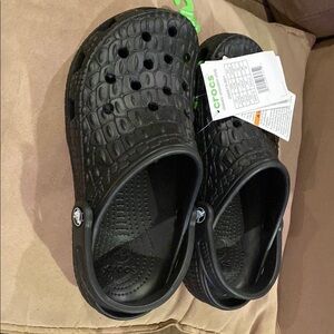 Brand new crocs women’s size 7 black crocs kin clog